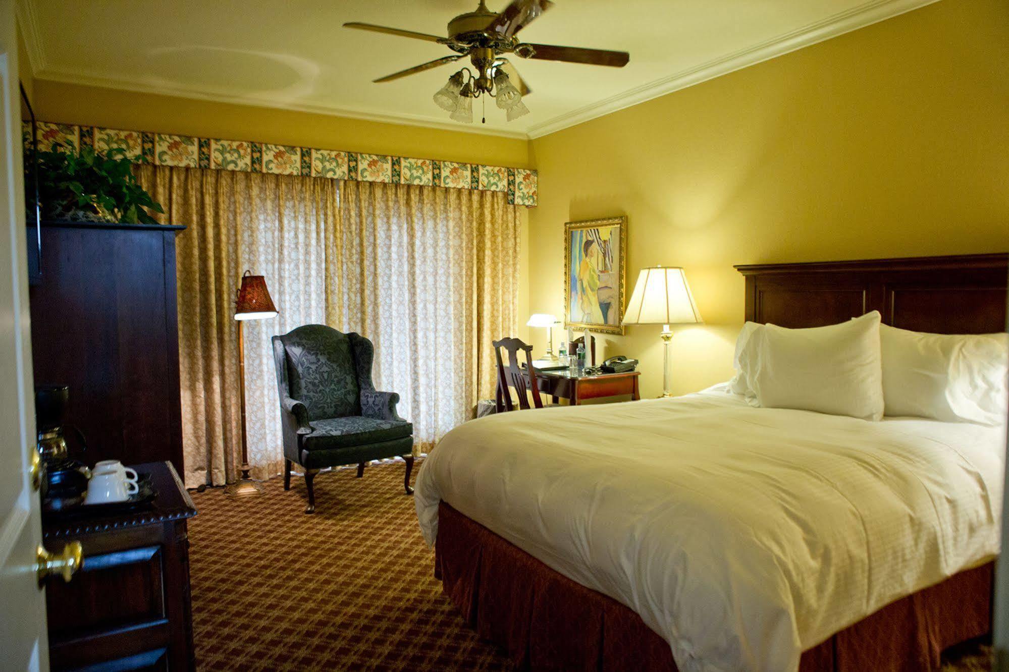 The Sanford House Inn & Spa Арлингтън Екстериор снимка