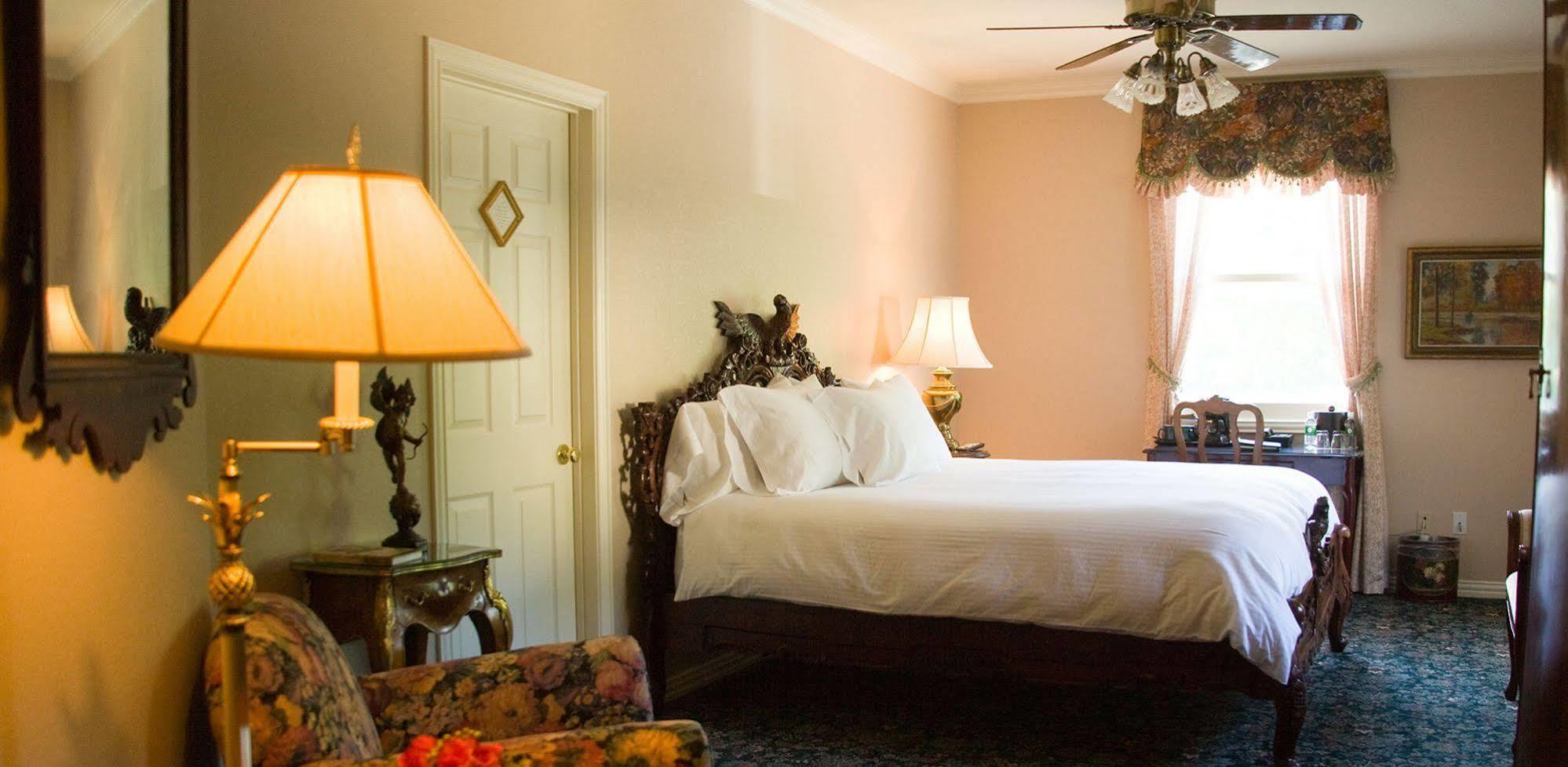 The Sanford House Inn & Spa Арлингтън Екстериор снимка